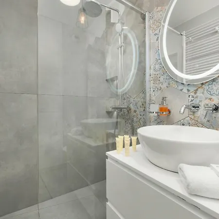 Blisko Rzeki Tuz Przy Porcie We Wroclawiu Z Parkingiem By Renters Apartmán *